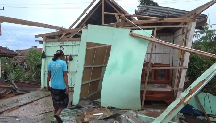 Angin Puting Beliung Terjang Luwu, Puluhan Rumah Rusak