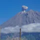 Gunung Semeru Kembali Erupsi, Warga Diminta Menjauh 8 Kilometer Dari Puncak
