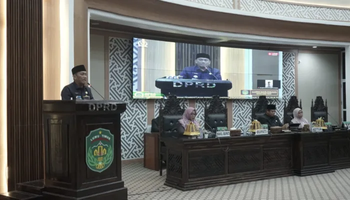 Bupati Irwan Sampaikan Jawabannya Atas Pandangan Umum Fraksi-Fraksi DPRD terhadap Lima Ranperda
