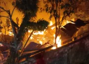 KEBAKARAN DI RUMAH DINAS GURU SMP NEGERI 1 WASUPONDA, DIDUGA AKIBAT LALAI MENGGUNAKAN KOMPOR GAS