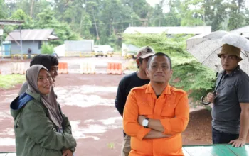 Peduli Petani, Bupati Irwan Tinjau Langsung Lokasi Kebun Lada di Loeha