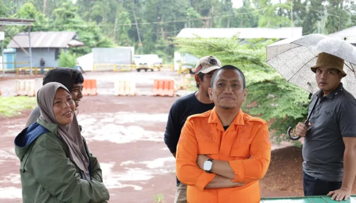 Peduli Petani, Bupati Irwan Tinjau Langsung Lokasi Kebun Lada di Loeha