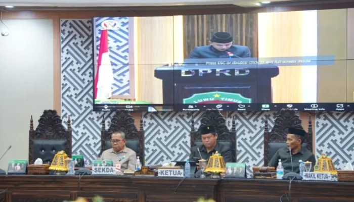 Sekda Bahri Suli Hadiri Rapat Paripurna DPRD Lutim Pandangan Umum Fraksi-Fraksi