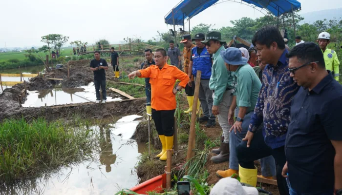 Bupati Irwan Tinjau Langsung Lokasi Kebocoran Pipa Minyak PT Vale