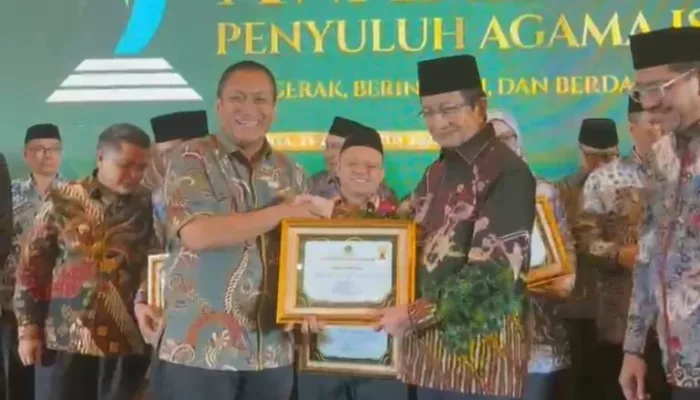 Bupati Luwu Timur Raih Penghargaan Bergengsi dari Kementerian Agama RI