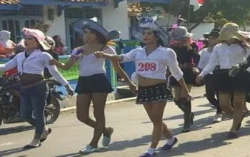 Lansia & Komunitas Waria Meriahkan Lomba Gerak Jalan HUT ke-80 RI di Malili