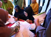 Dapat Kartu Lansia Sejahtera, Nenek Nurlia: Saya Bisa Hidup Tenang