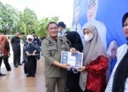 Tahap Pertama, 4.244 Mahasiswa Lutim Terima Rp 3 juta Lewat Program Kartu Pintar