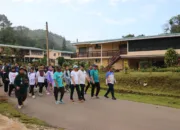 Bupati Irwan Jalan Sehat Bersama Delegasi USIM dan UMI di Sorowako, Canda Tawa Warnai Kebersamaan