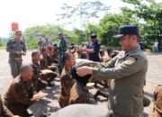 80 Anggota Satpol PP Lutim Resmi Sandang Baret Usai Pelatihan Kesamaptaan, Ini Pesan Penting Bupati