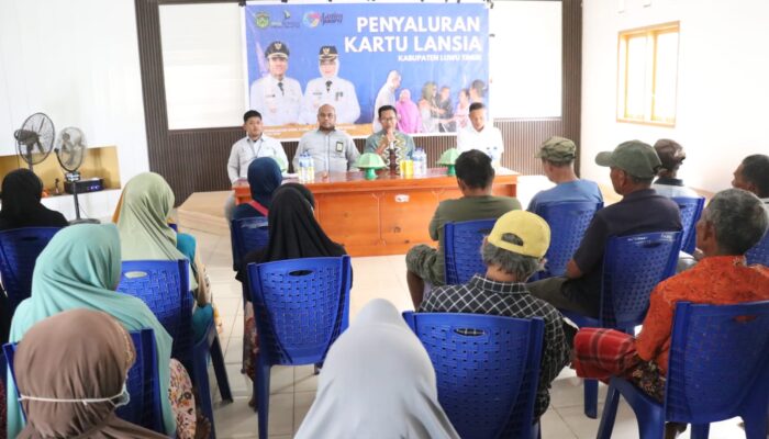 Akses Dana Pemerintah Fleksibel Lewat Penyaluran Kartu ATM Lansia di Towuti