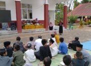 Siswa SDN 229 Waru Berbagi Takjil, Tanamkan Semangat Kepedulian di Bulan Ramadhan