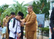 Seragam Baru, Semangat Baru: Kisah Bahagia Jarvinia dan Hanif di Luwu Timur