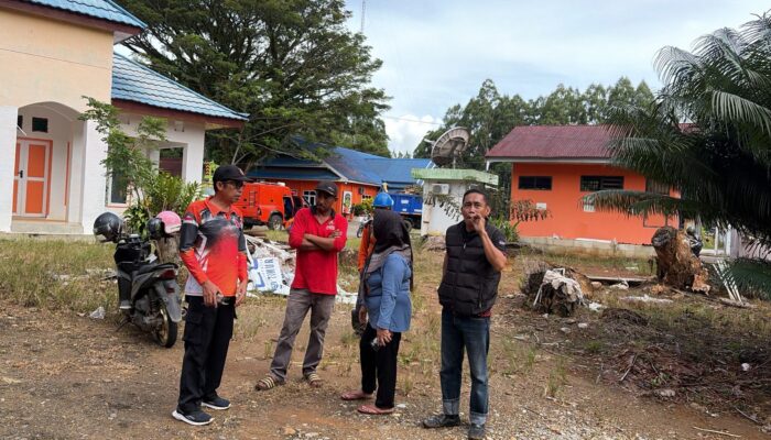 Meski WFH, Jumat Bersih Tetap Berjalan: Fokus Benahi Drainase hingga Pohon