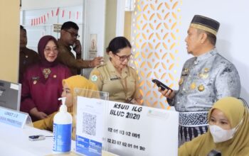 Dapati Antrean Panjang di RSUD I Lagaligo, Bupati Irwan Instruksi Tambah Meja Layanan