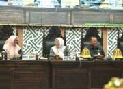 Hadiri Paripurna DPRD, Wabup Puspawati Jawab Pandangan Umum Fraksi soal Ranperda Perumdam Waemami