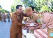 Bupati Irwan Serahkan SK Pensiun 14 ASN Purna Bhakti, 2 Diantaranya Kepala Dinas
