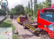 Petugas DLH Respon Cepat Aduan Warga Melalui Layanan “Lapor Pak”, Tumpukan Sampah Disamping Lapangan Tomoni Segera Dibersihkan