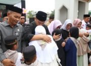 Pelukan Hangat Bupati dan Wabup untuk Anak Yatim Warnai Muharram Fest Luwu Timur