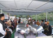 Bupati Irwan Dampingi Ustadz Abdul Somad Nikmati Pesona Danau Matano