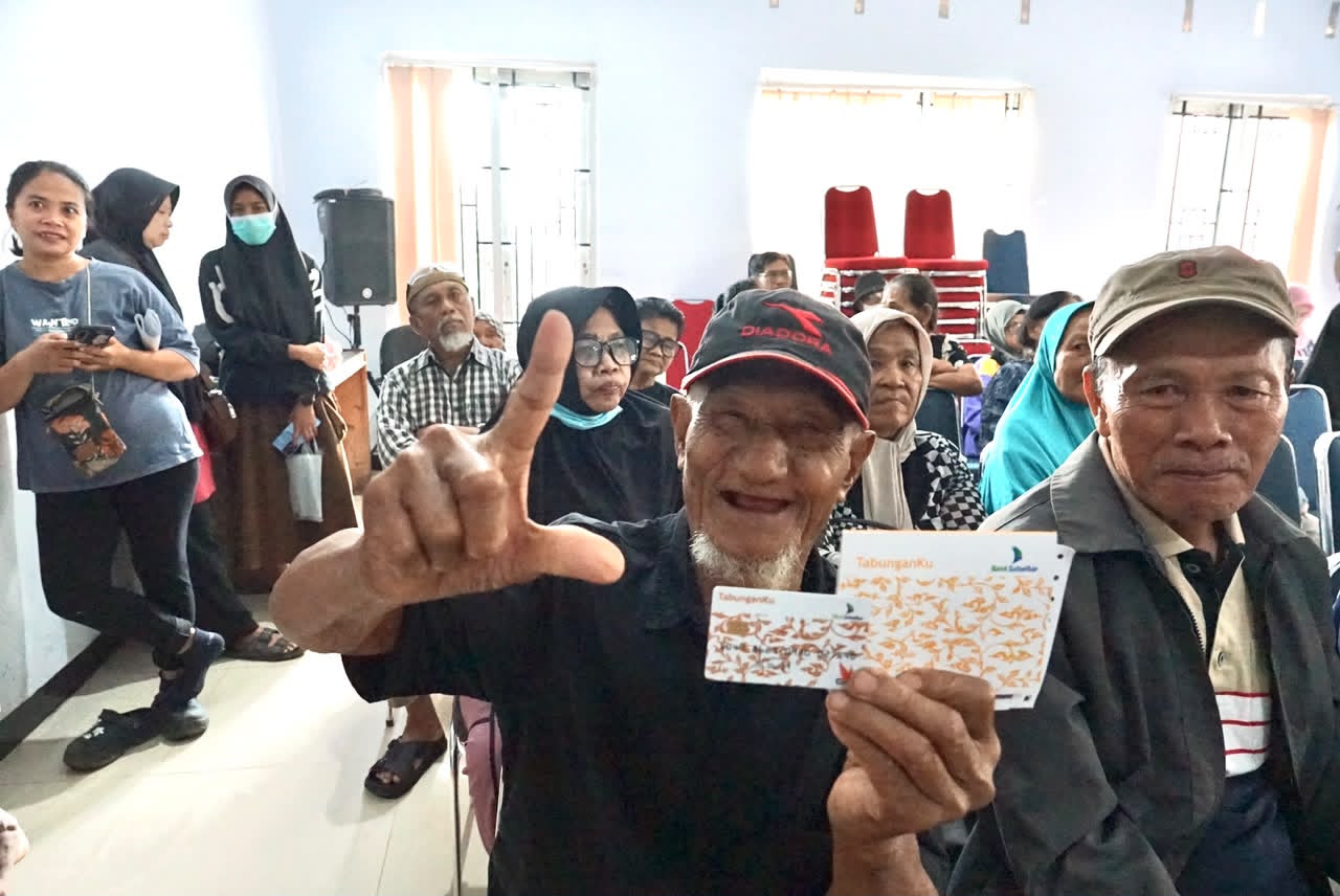 bantuan lansia kartu atm