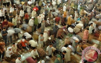 Shalat Sunnah Saat Khutbah Jumat: Boleh atau Tidak?