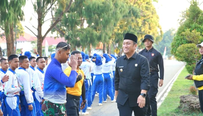 Beri Motivasi Paskibraka Lutim, Bupati Irwan: Tanggal 17 Agustus Kalian Jadi Perhatian