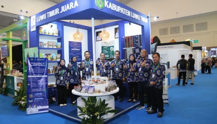 Kunjungi Stand Lutim, Wamendagri Bima Arya Tertarik dengan Dange Juara