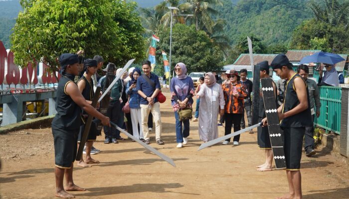 Padungku Danau Matano: Warga Rayakan Panen, Diusulkan Jadi Geopark Nasional