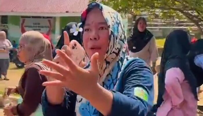 Penertiban Bukit Laoli: Ibu-ibu Misterius Muncul