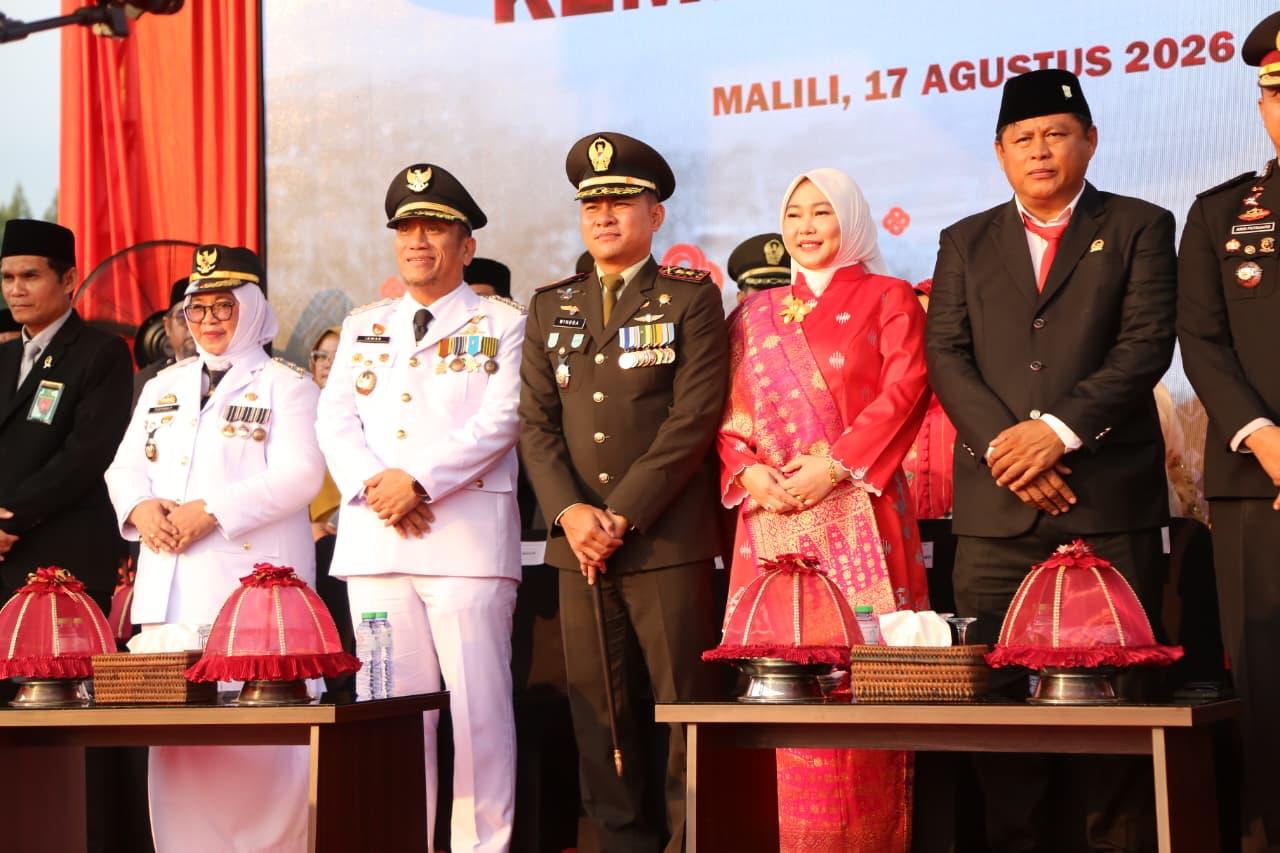 penurunan bendera merah putih