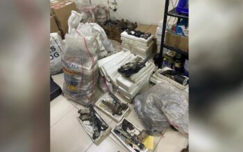 ratusan senjata sekolah