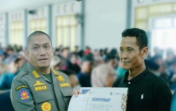 Bupati Irwan Serahkan Bedah Rumah 400 Warga, Dana Rp20 Juta Utuh Tanpa Potongan