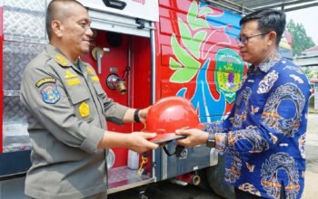 Bupati Irwan Kirim Benteng Baru ke Mahalona Raya: Damkar 4.000 Liter Antisipasi Karhutla