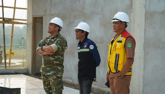 Tinjau Pembangunan MPP dan Lapangan Pendidikan, Bupati Luwu Timur Pastikan Proyek Sesuai Perencanaan